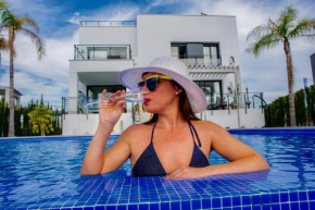 Luxury Villa Chelsea for Golf & Relax in best location